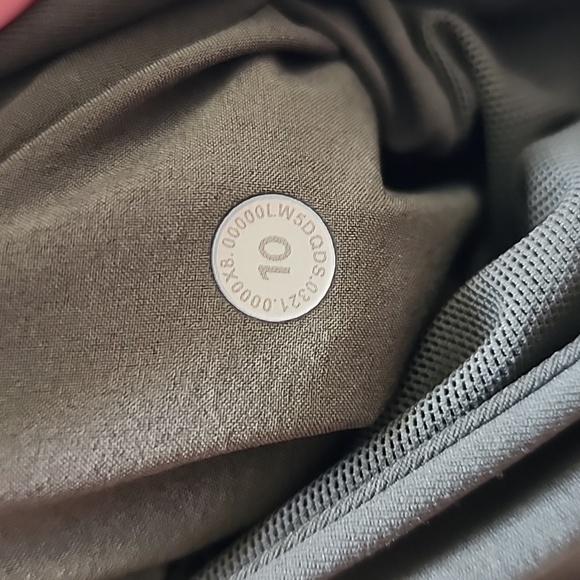 Lululemon Stetch High-Rise Jogger in Dark Olive EUC - Picture 8 of 8